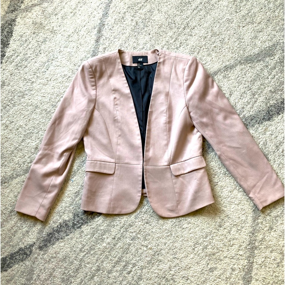 •H&M• Size 12 • Dusty Light Pink Blazer